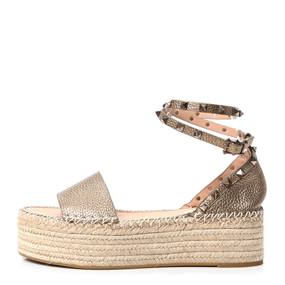 Valentino Garavani Metallic Grained Calfskin Rockstud Ankle Wrap Espadrille Flatform Sandals 41 Skin Natural 1 of 9