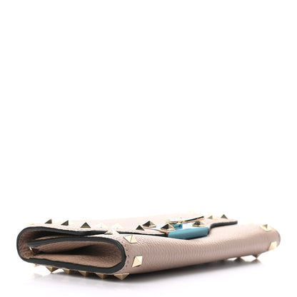 Valentino Garavani Pebbled Calfskin Rockstud Flip Lock Wallet On Chain Poudre 4 of 7