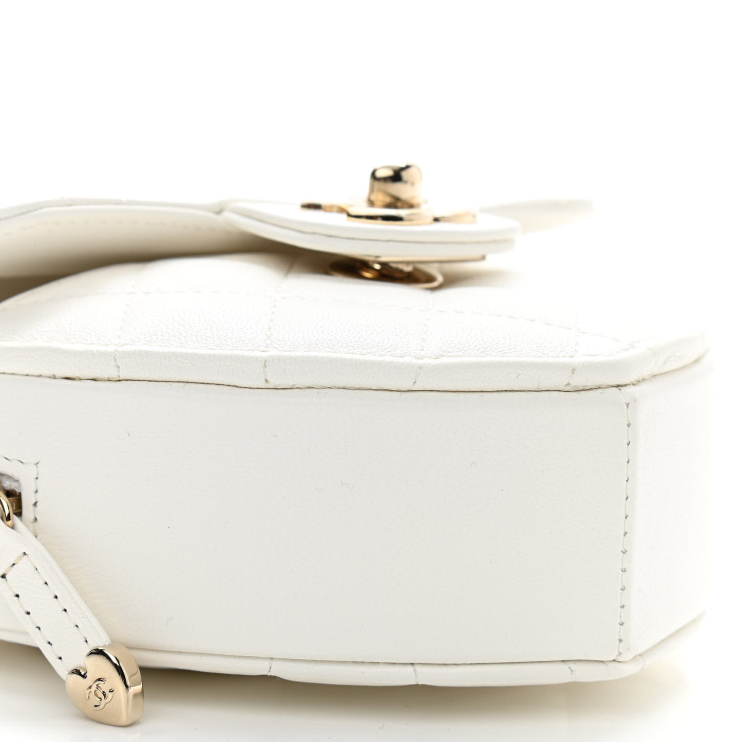 Lambskin Quilted CC In Love Heart Clutch With Chain White