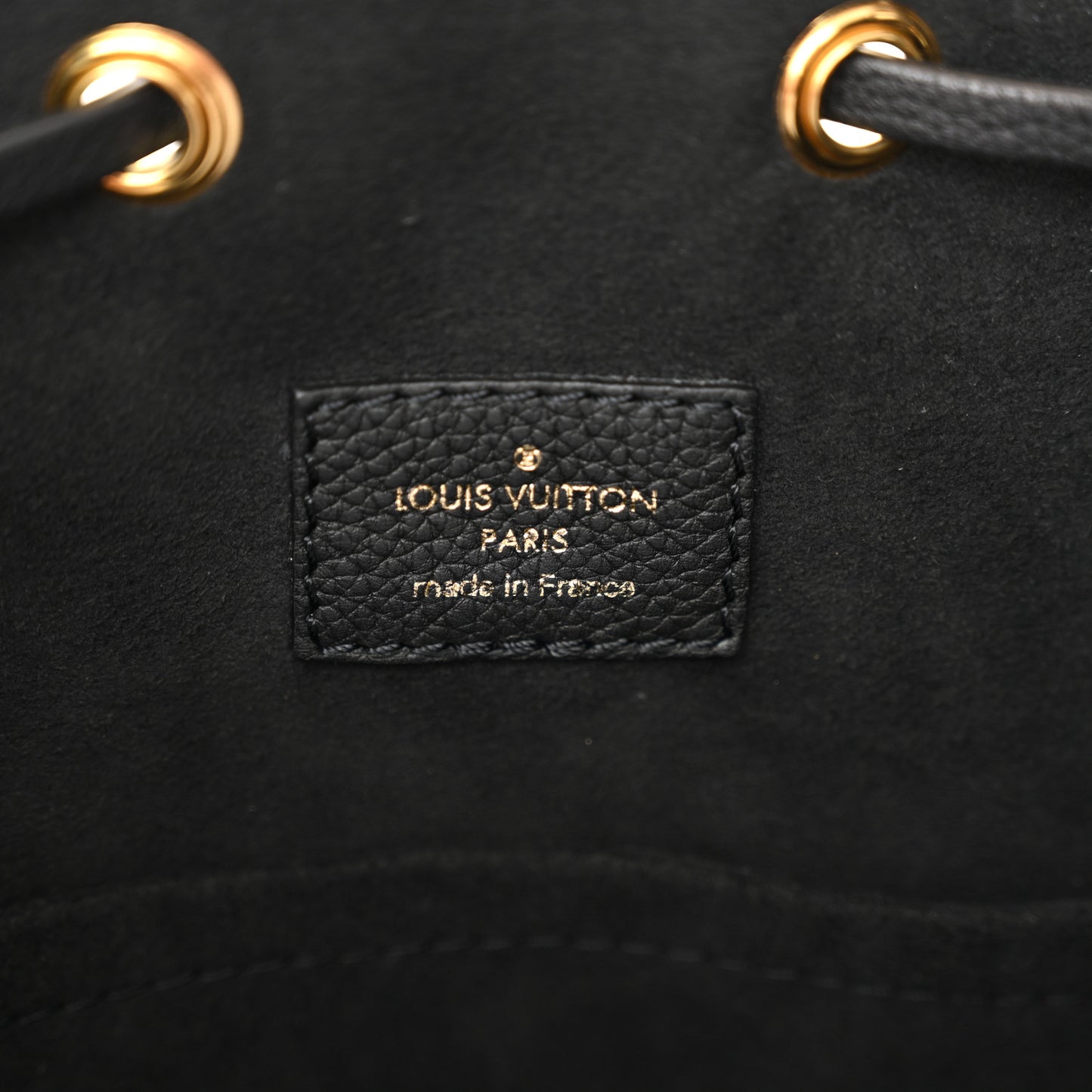 Calfskin Lockme Bucket MM Black