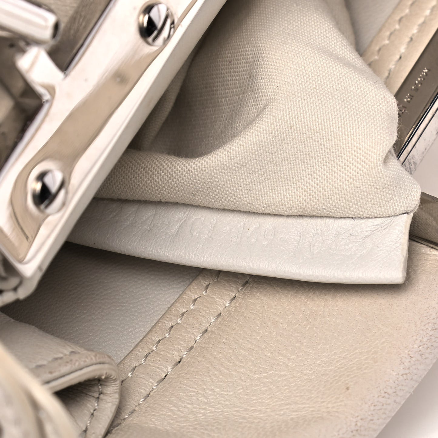 Nappa Lace Up Mini Peekaboo Iconic Satchel Bianco Carta