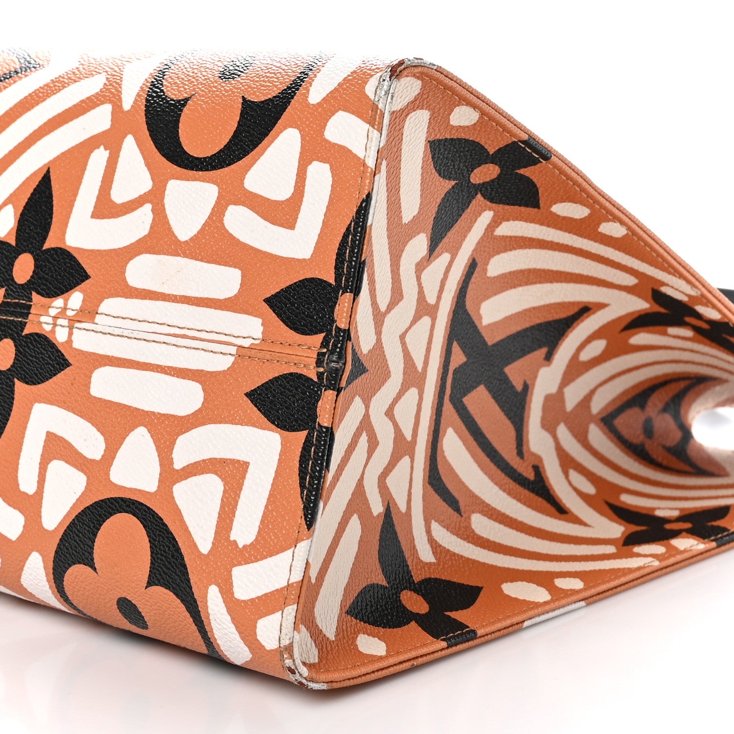 Louis Vuitton Monogram Giant Crafty Onthego GM Crème Caramel 9 of 9
