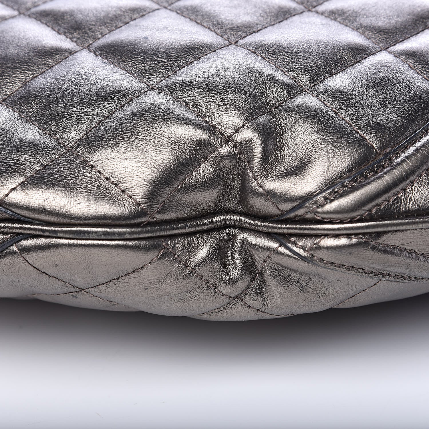 Burberry Metallic Calfskin Quilted Hoxton Hobo Nickel 9 of 16