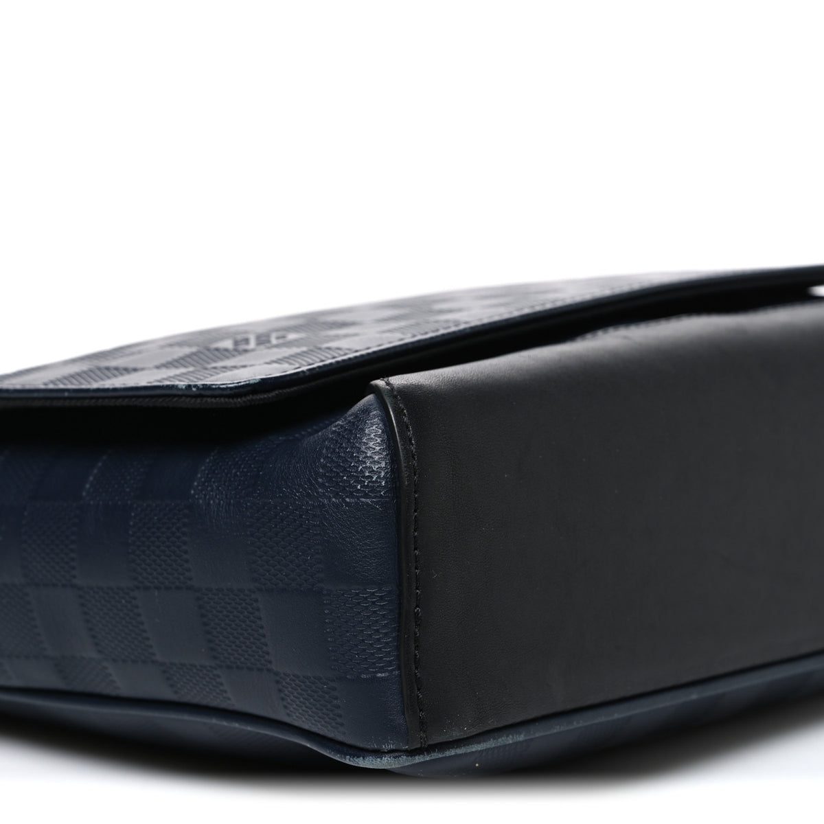 Louis Vuitton Damier Infini District PM Onyx 9 of 11