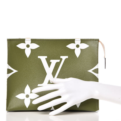 Louis Vuitton Monogram Giant Toiletry Pouch 26 Kaki 2 of 9