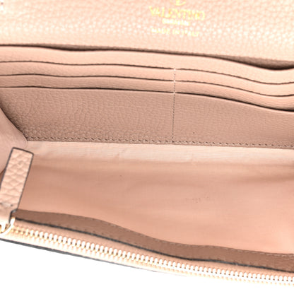 Valentino Garavani Pebbled Calfskin Rockstud Flip Lock Wallet On Chain Poudre 5 of 10