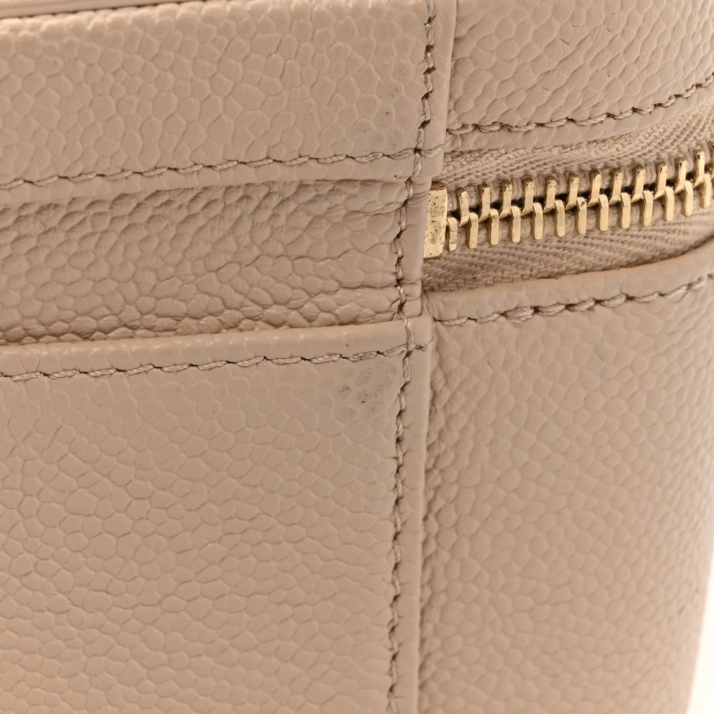 Caviar Quilted Large CC Filigree Vanity Case Beige
