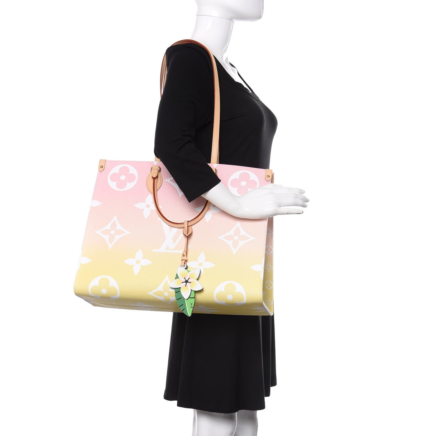 Louis Vuitton Monogram Giant By The Pool Onthego GM Light Pink 2 of 12