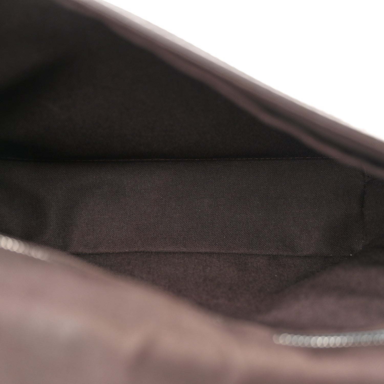 Louis Vuitton Taiga Roman PM Messenger Glacier 5 of 19