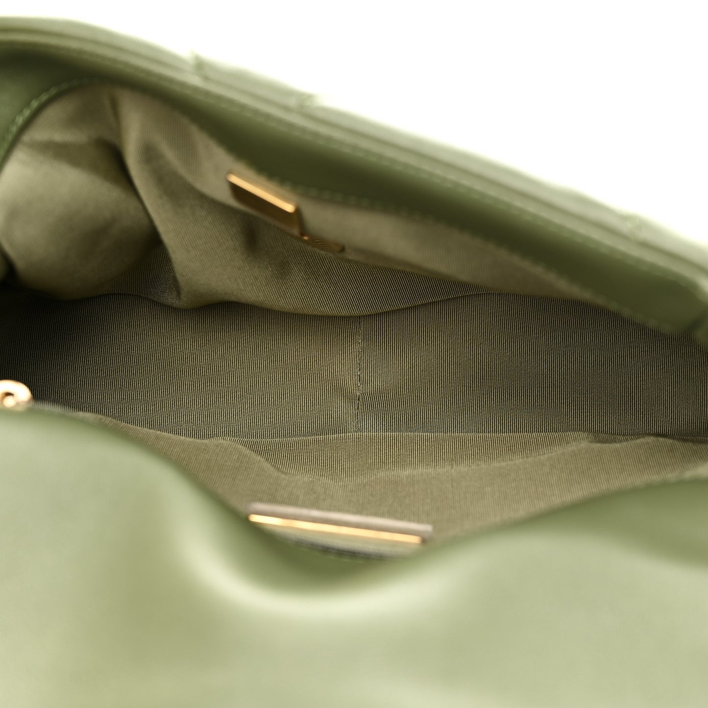 Lambskin Quilted Medium Chanel 19 Flap Green