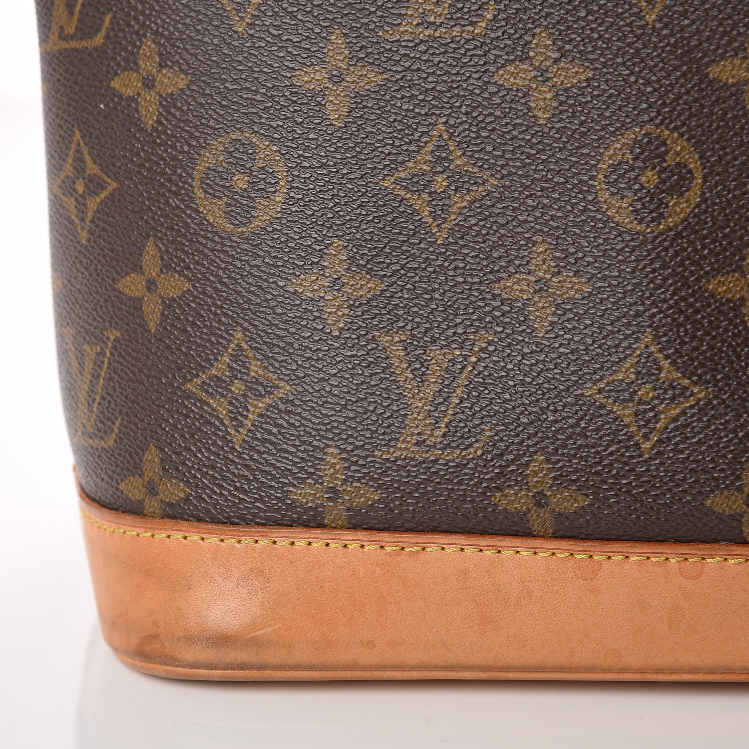 Louis Vuitton Monogram Alma PM 16 of 24