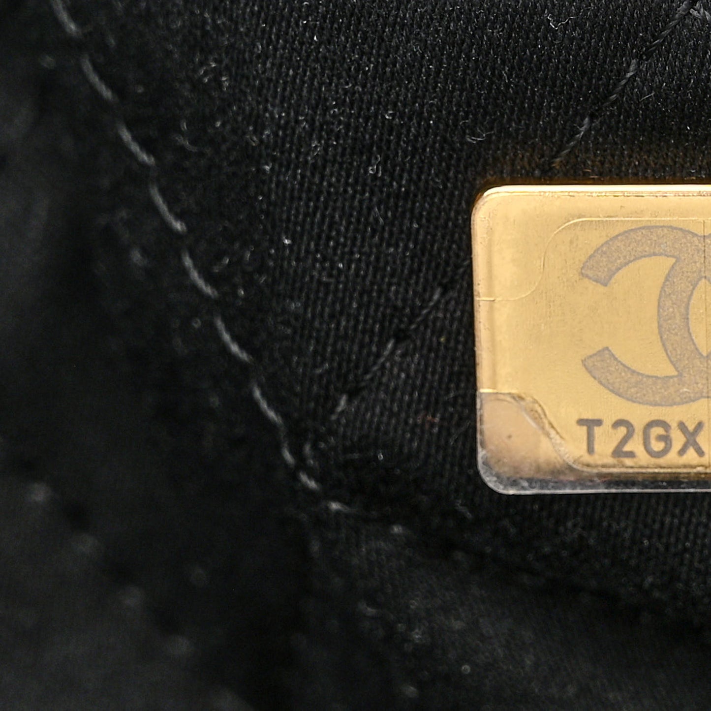Shiny Calfskin Quilted Chanel 22 Black