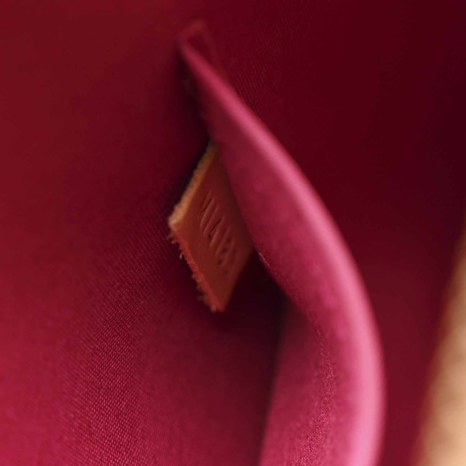 Louis Vuitton Vernis Alma BB Cherry 7 of 10