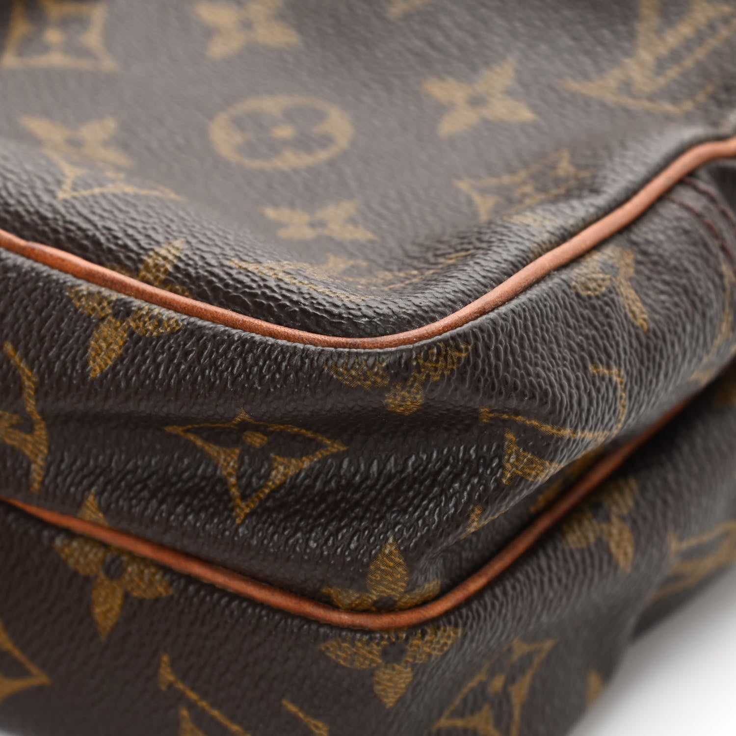 Louis Vuitton Monogram Amazone PM 9 of 20