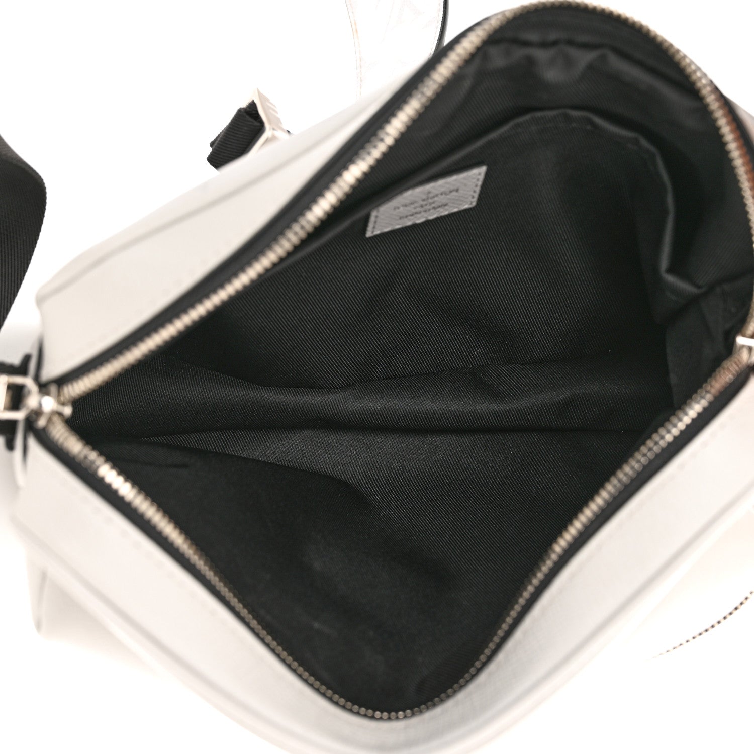 Louis Vuitton Taigarama Outdoor Messenger Antartica 5 of 10