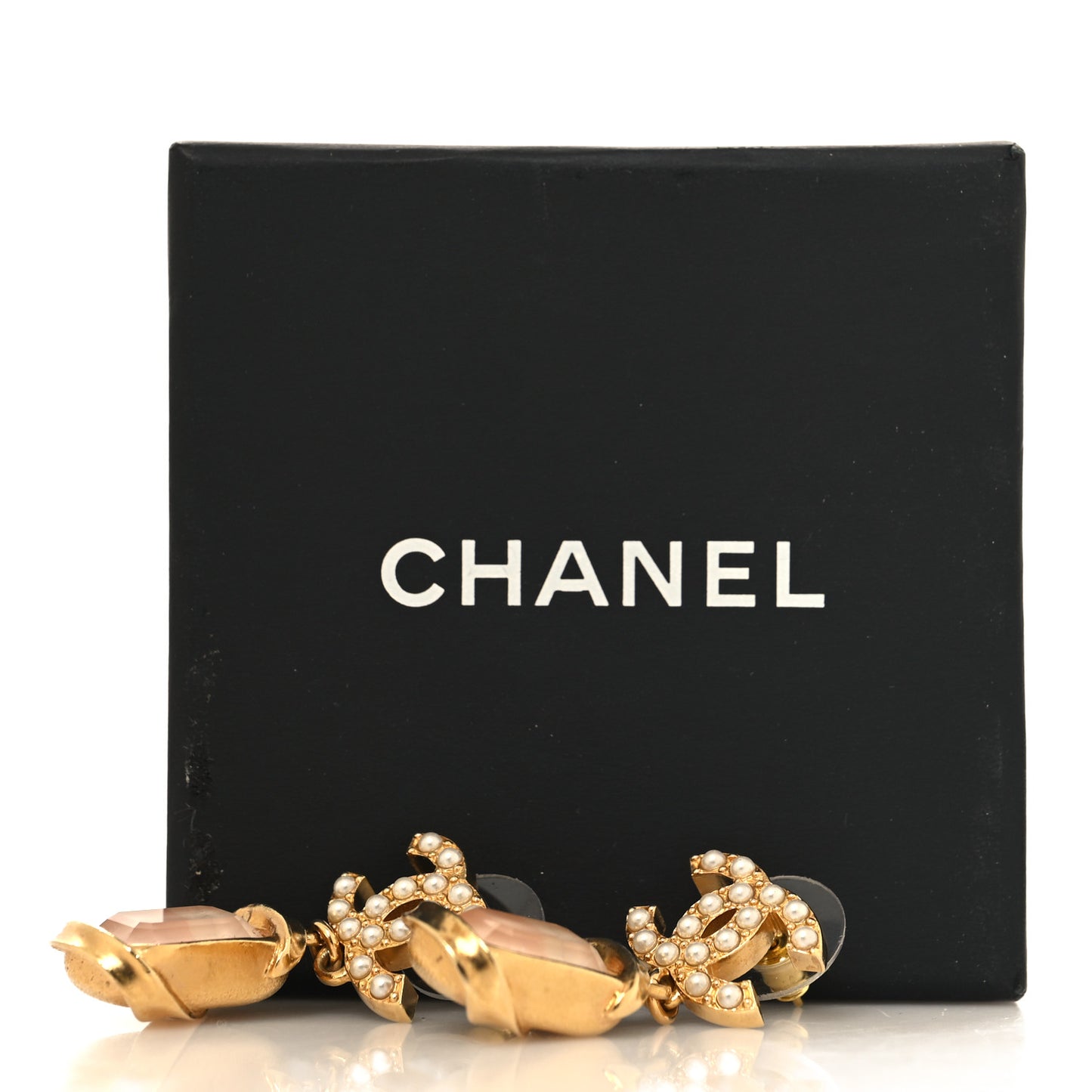 Metal Crystal Pearl CC Drop Earrings i Gold Pink