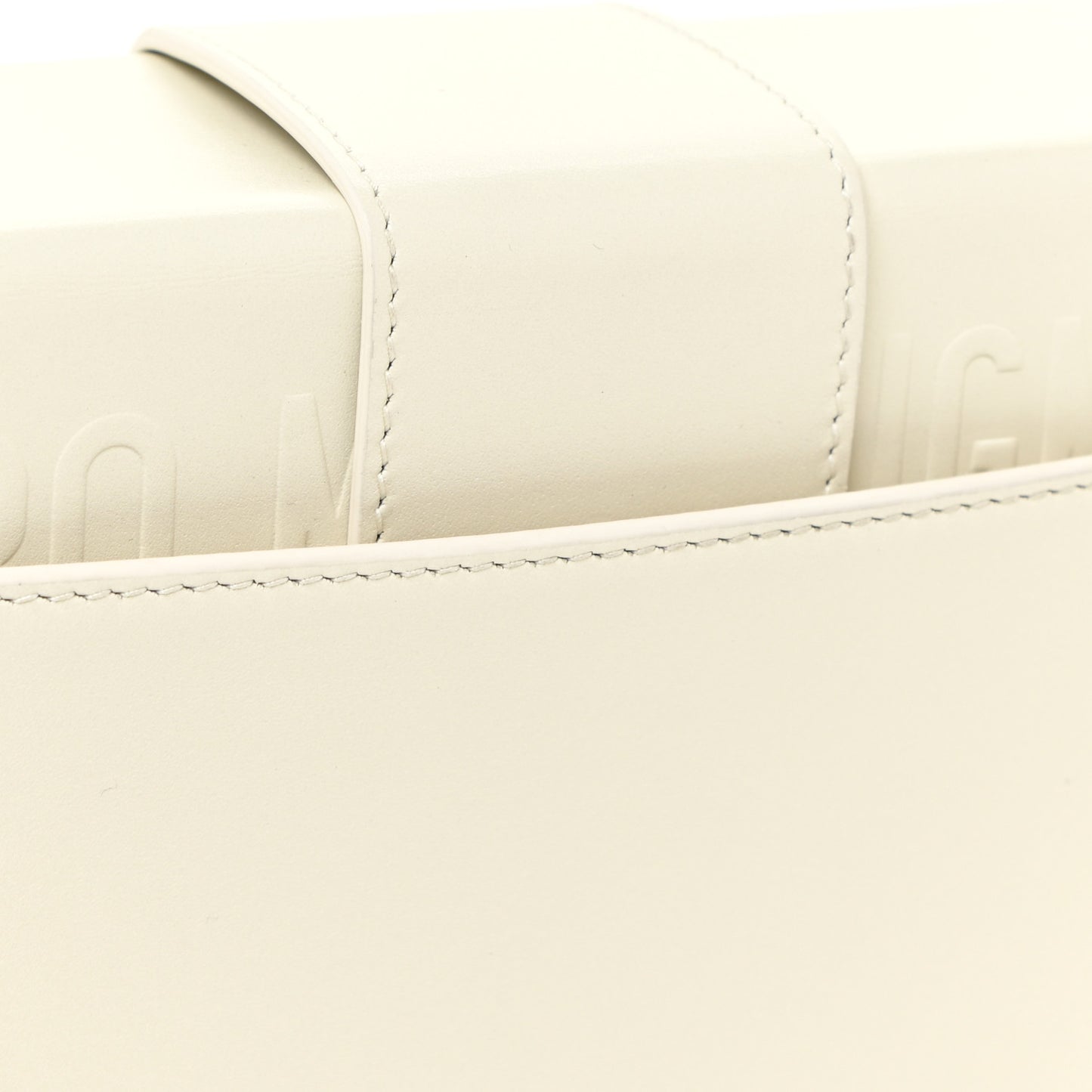Smooth Calfskin 30 Montaigne Box Bag White