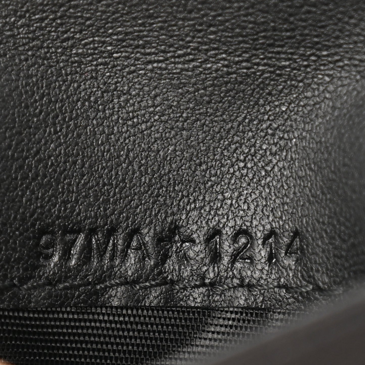 Supple Calfskin Cannage Caro Dandelion Card Holder Black