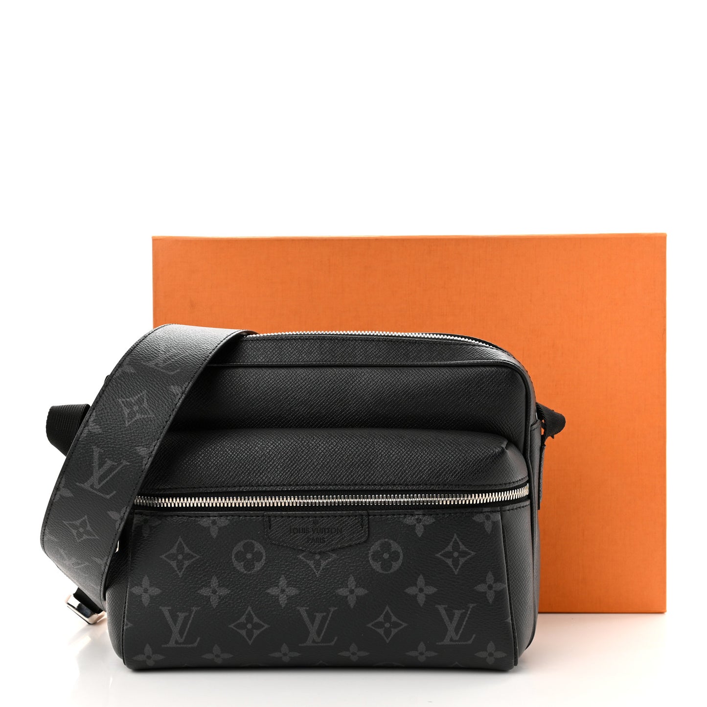 Taiga Monogram Eclipse Outdoor Messenger Black