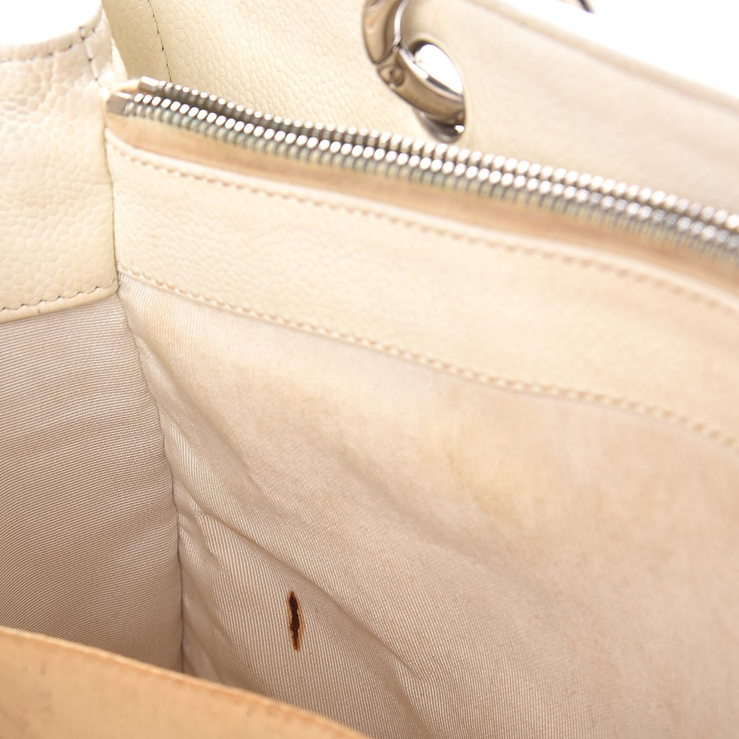 Caviar Quilted Grand Shopping Tote GST White