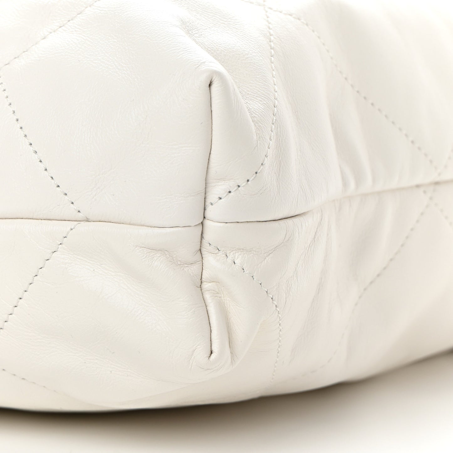 Shiny Calfskin Quilted Chanel 22 White