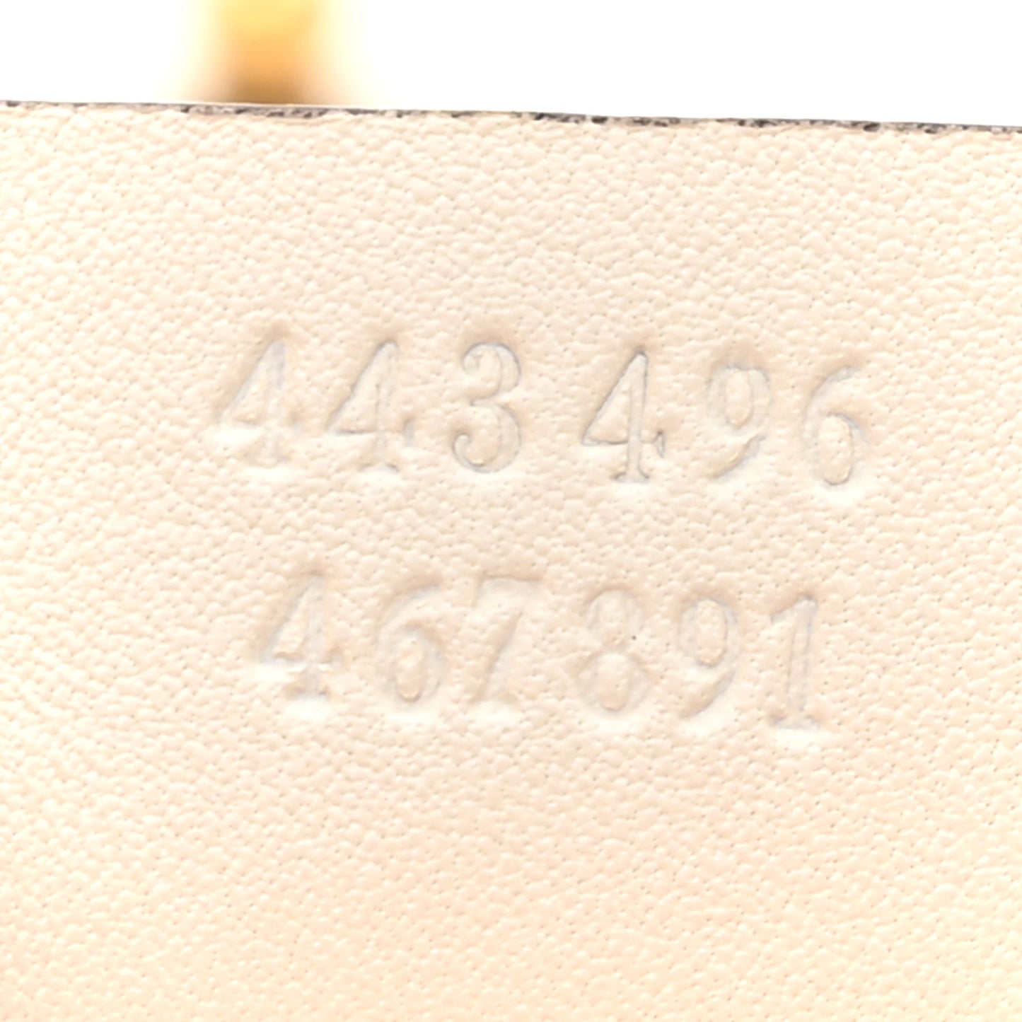 Calfskin Matelasse Medium GG Marmont Shoulder Bag White