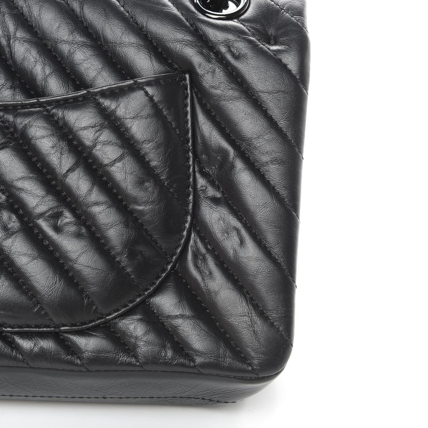 Aged Calfskin Chevron Quilted 2.55 Reissue 225 Flap So Black