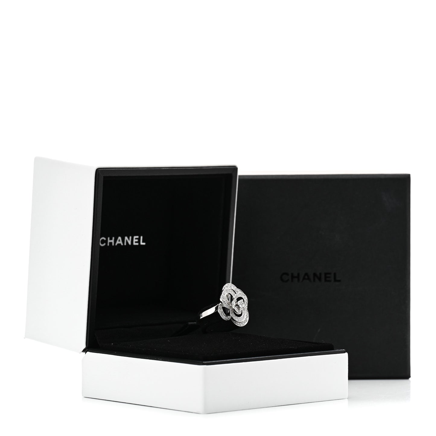 18K White Gold Diamond Medium Fil de Camelia Ring 55 7.25