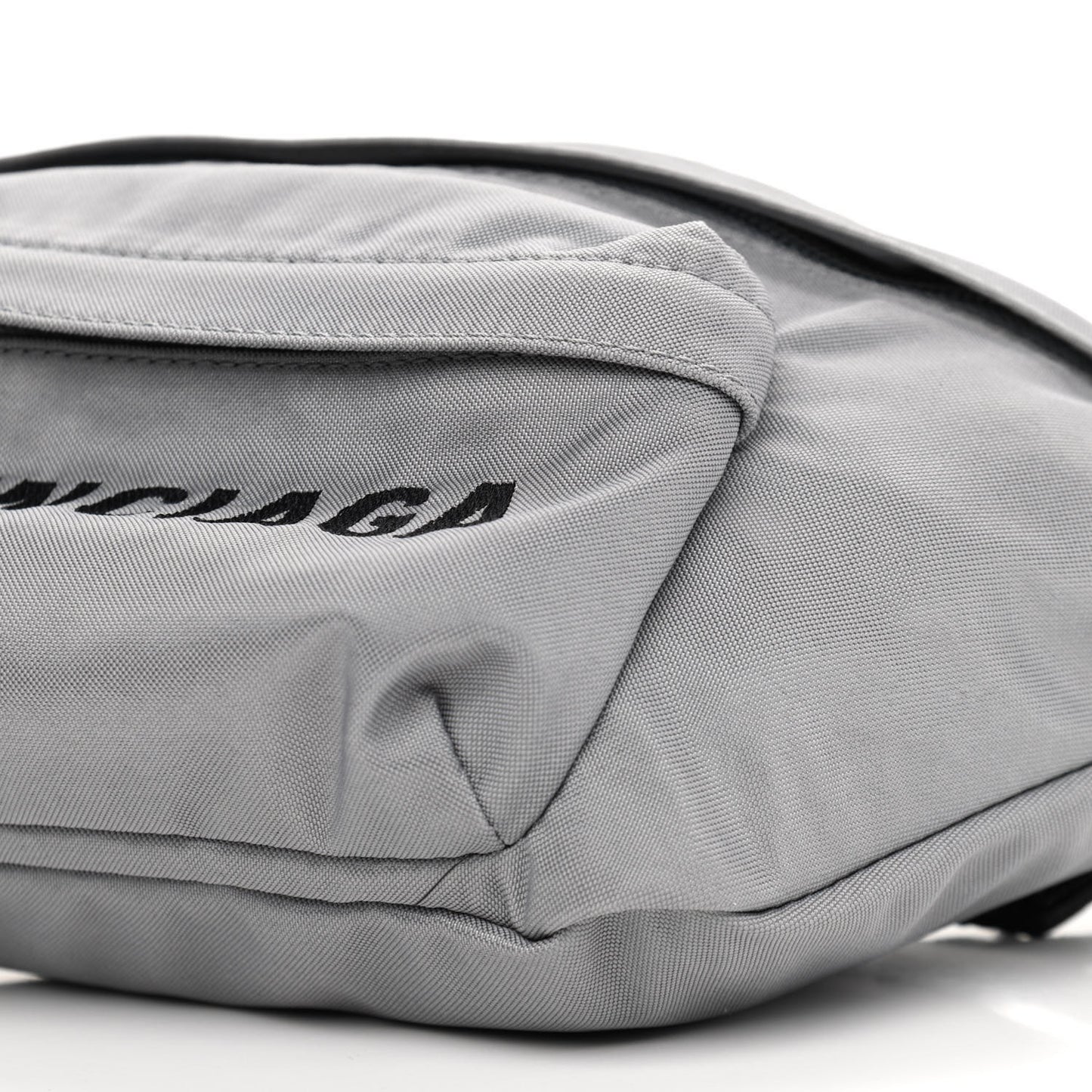 Nylon Wheel Logo Belt Bag Gris Cendre