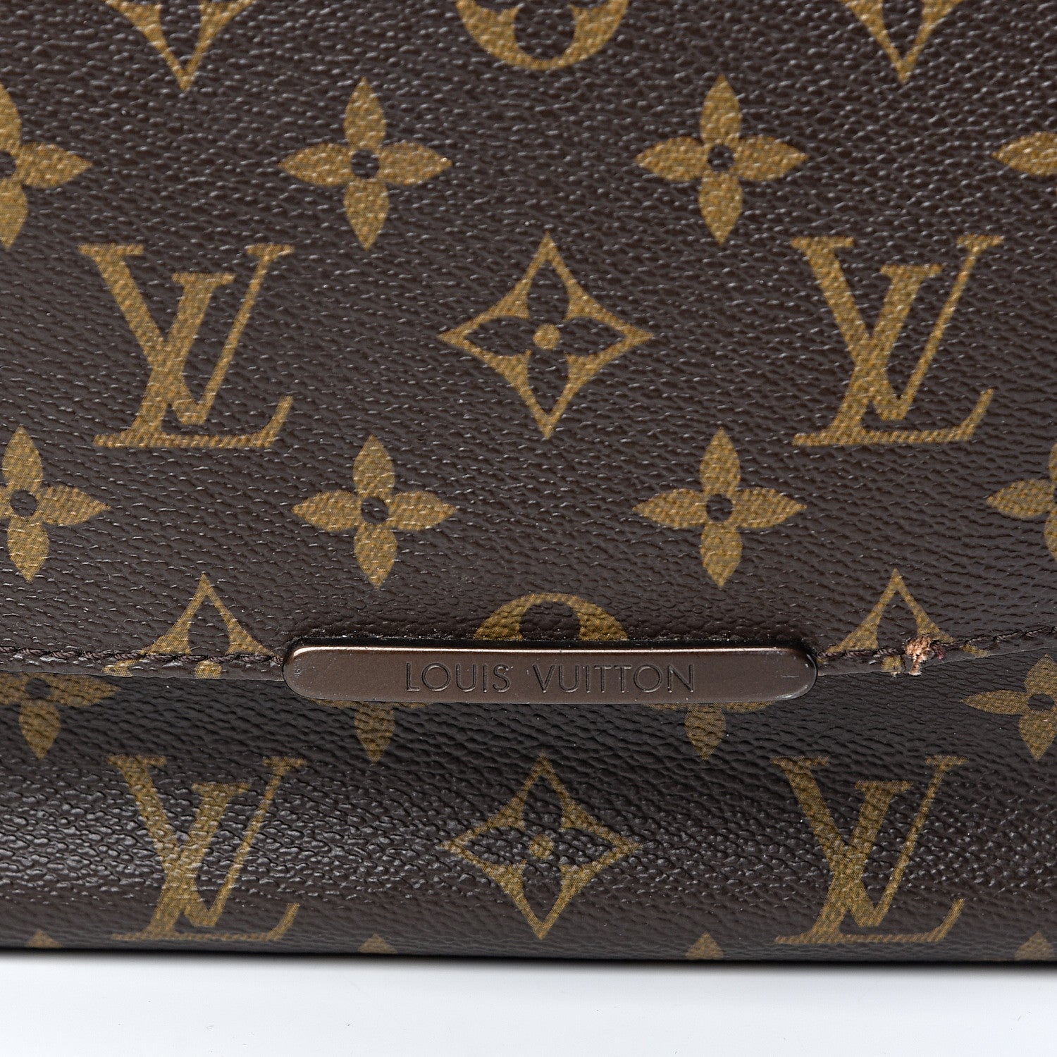 Louis Vuitton Monogram Beaubourg MM Messenger Bag 10 of 12