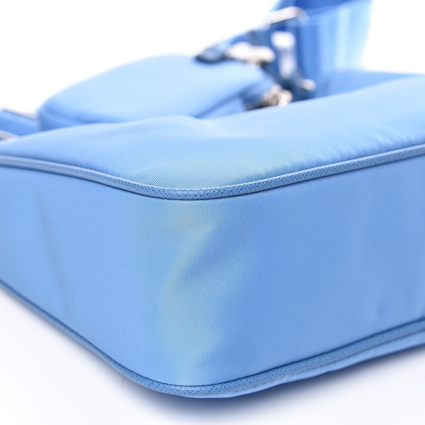 Nylon Re-Edition 2005 Shoulder Bag Pervinca