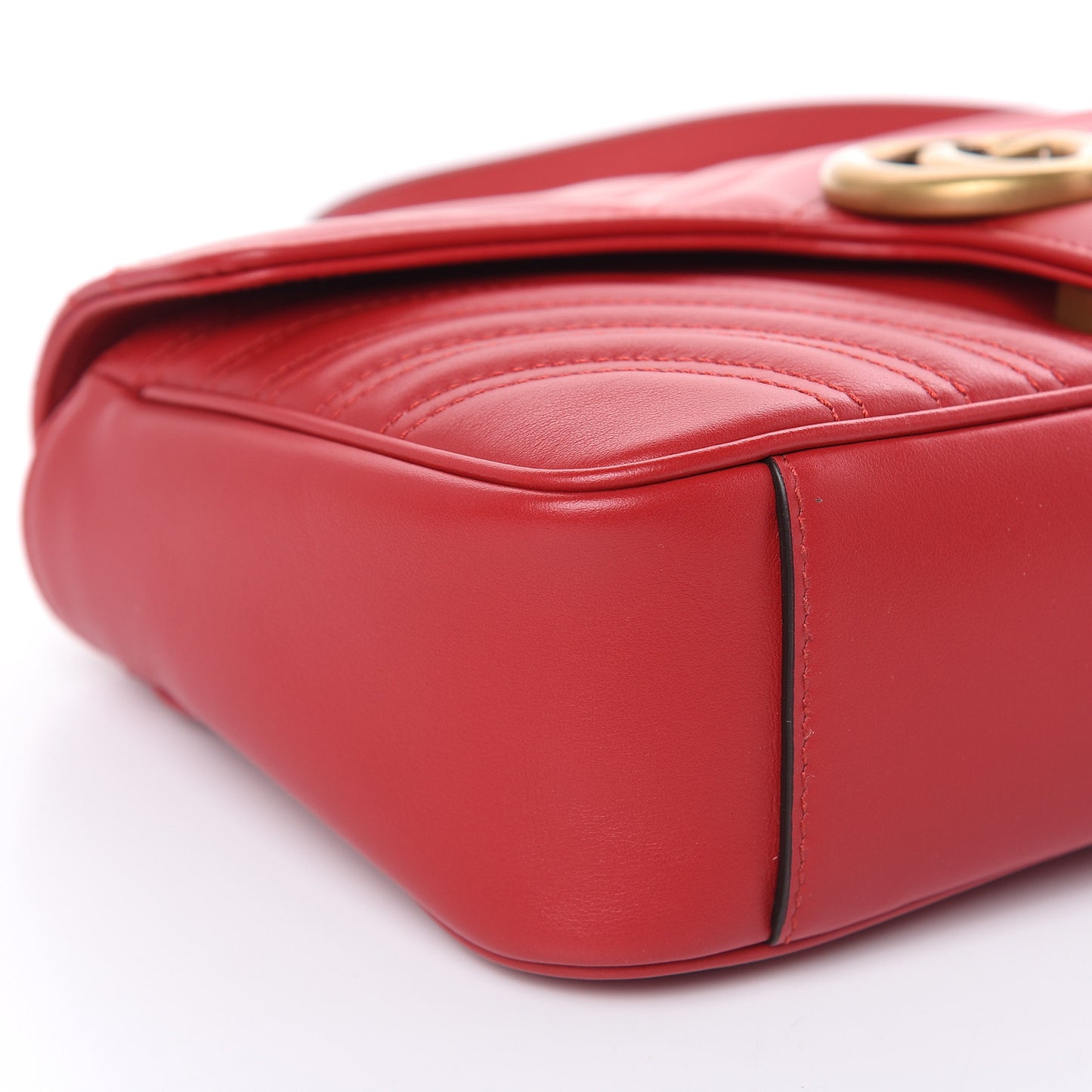 Calfskin Matelasse Small GG Marmont Shoulder Bag Hibiscus Red