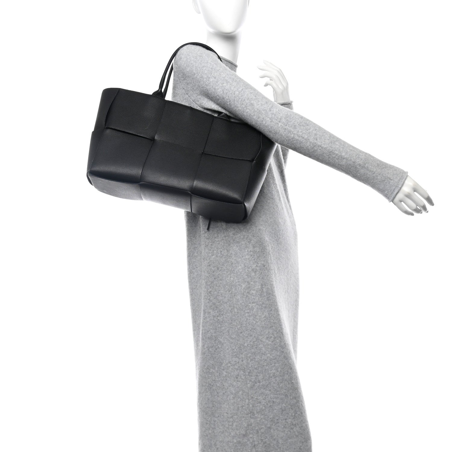 Bottega Veneta Grained Calfskin Maxi Intrecciato Arco Black 2 of 10