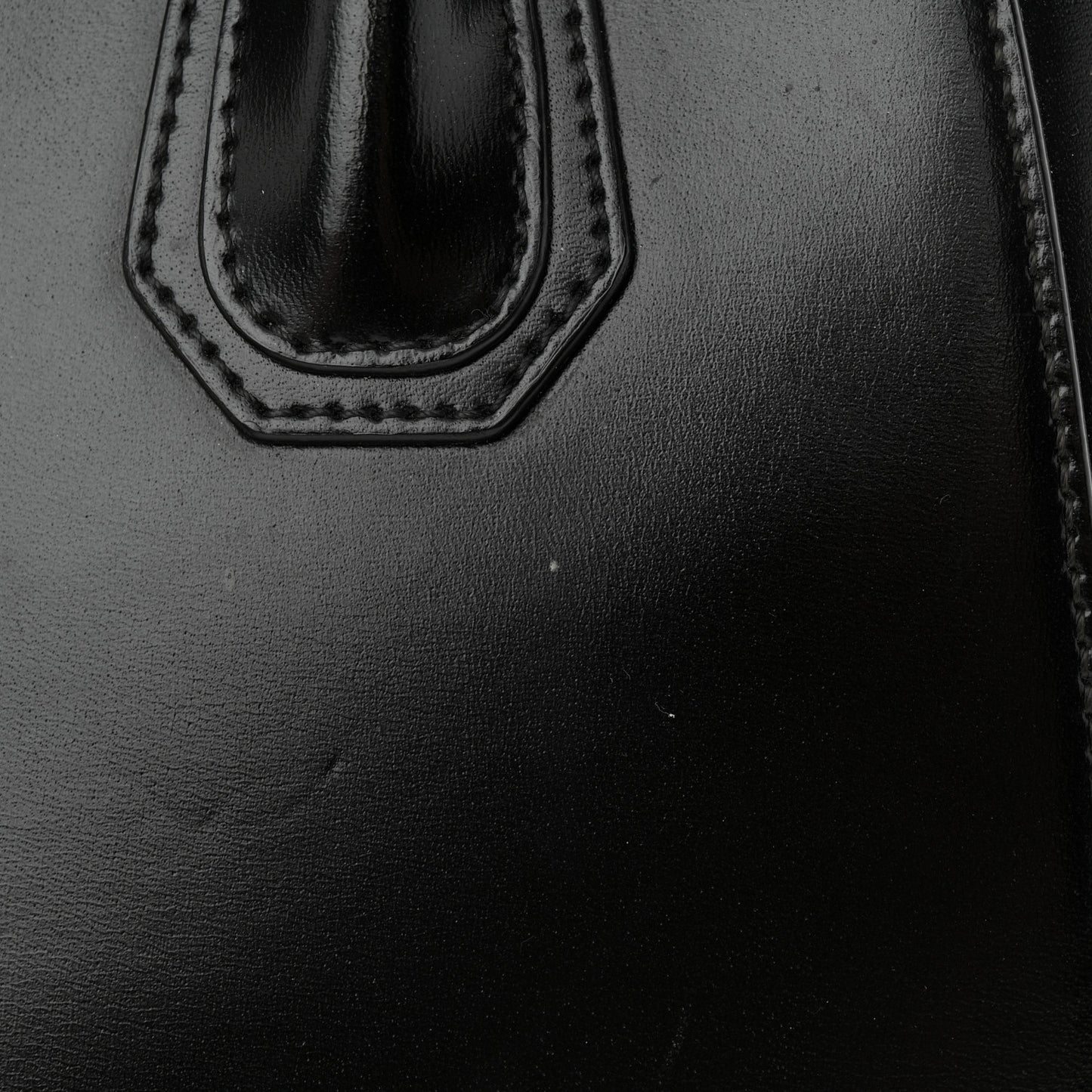 Shiny Lord Calfskin Small Antigona Black