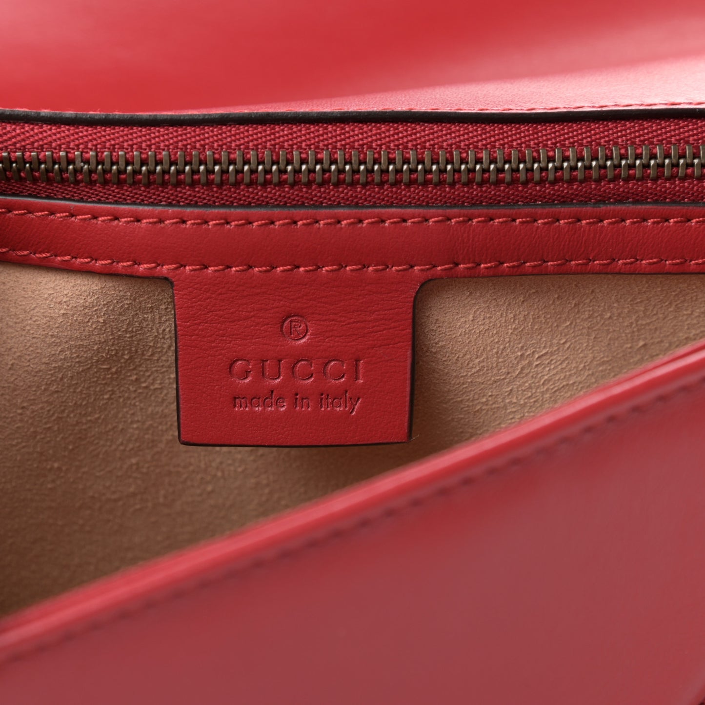 Calfskin Matelasse Small GG Marmont Shoulder Bag Hibiscus Red