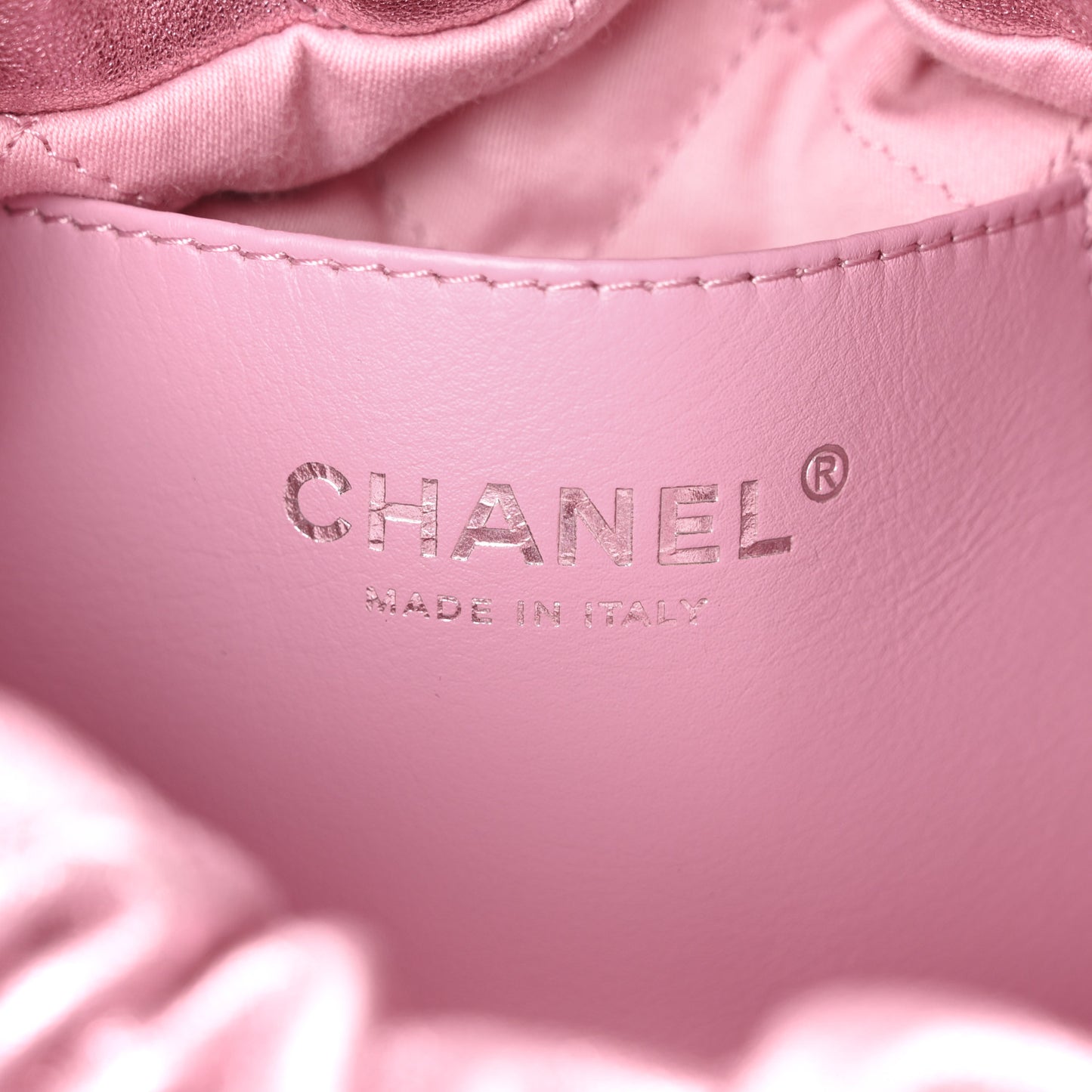 Metallic Lambskin Lacquered Monochrome Quilted Mini Chanel 22 Pink