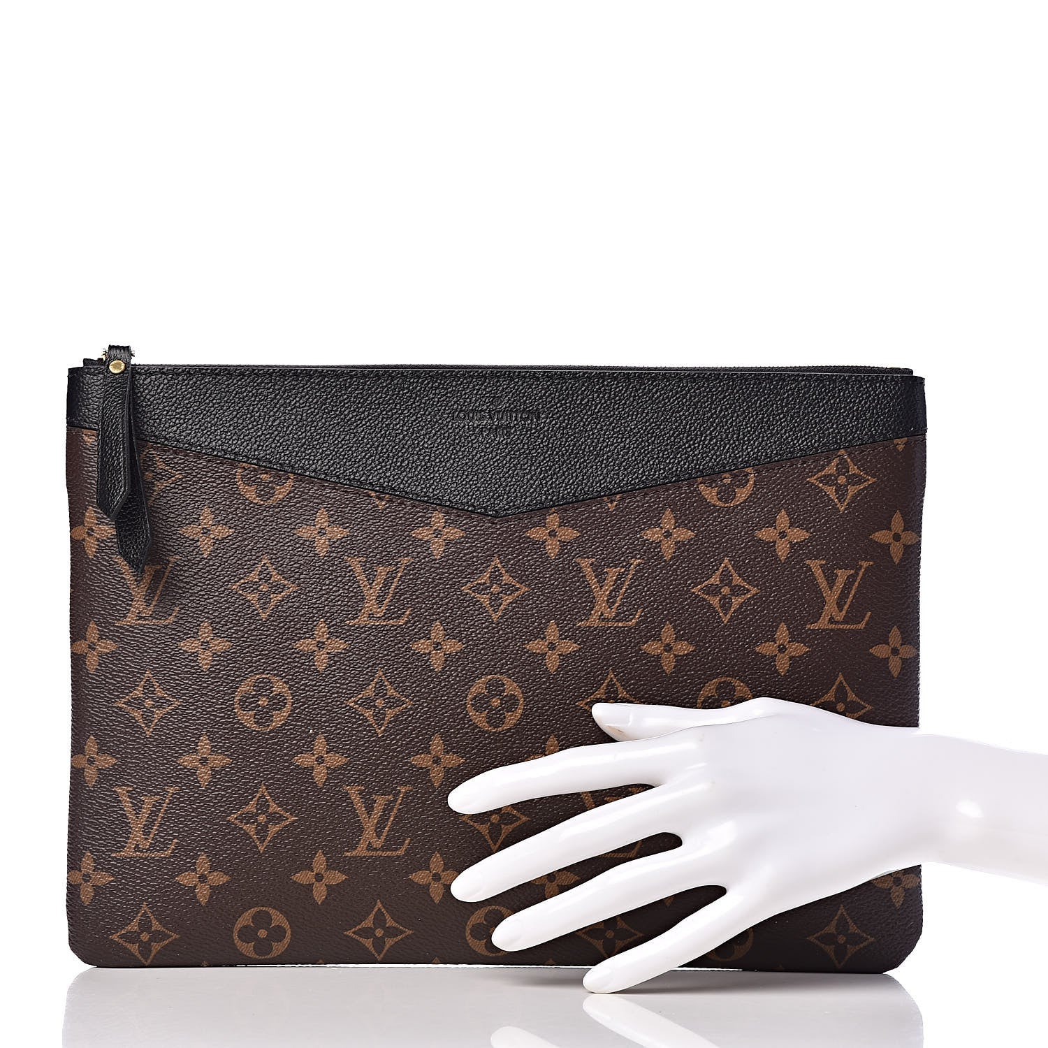 Louis Vuitton Monogram Daily Pouch Black 2 of 8