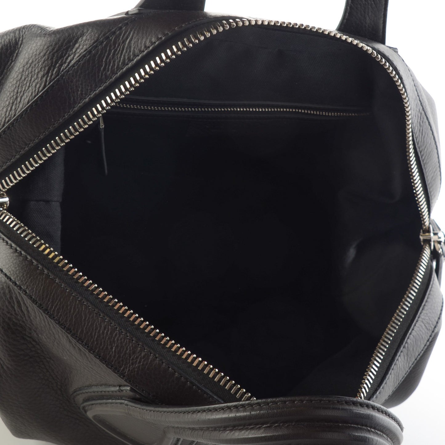 Waxed Calfskin Studded Medium Nightingale Black
