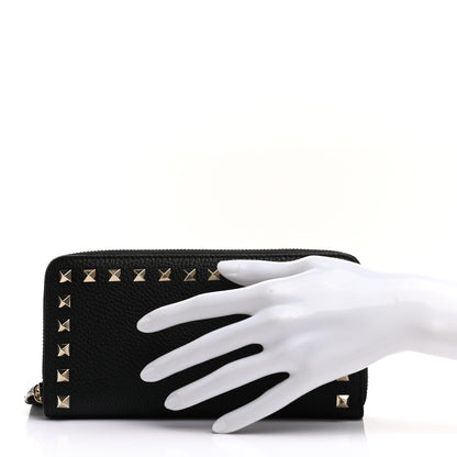 Valentino Garavani Pebbled Calfskin Rockstud Zip Around Wallet Black 2 of 6