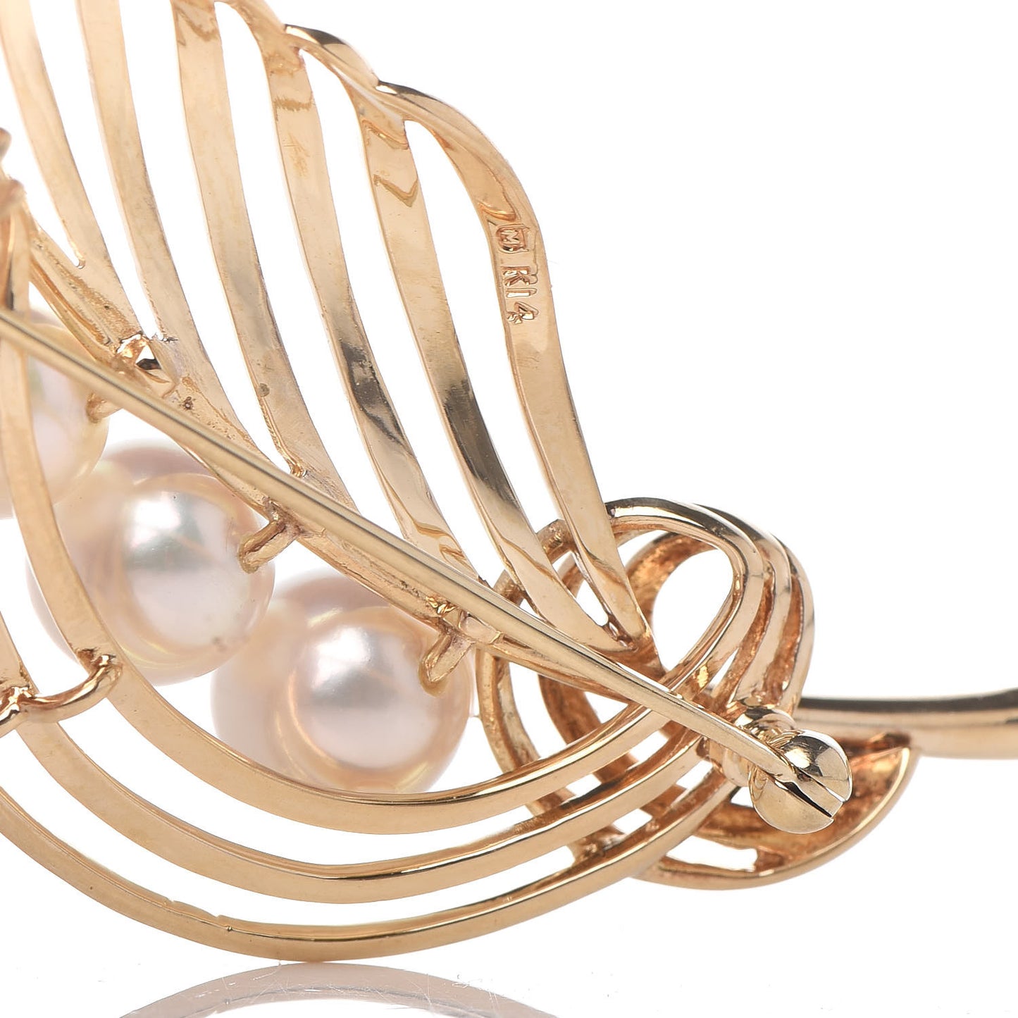 14K Yellow Gold Akoya Pearl Leaf Brooch