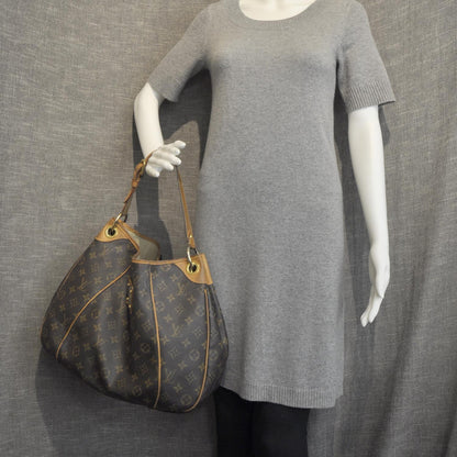 Louis Vuitton Monogram Galliera GM 2 of 9