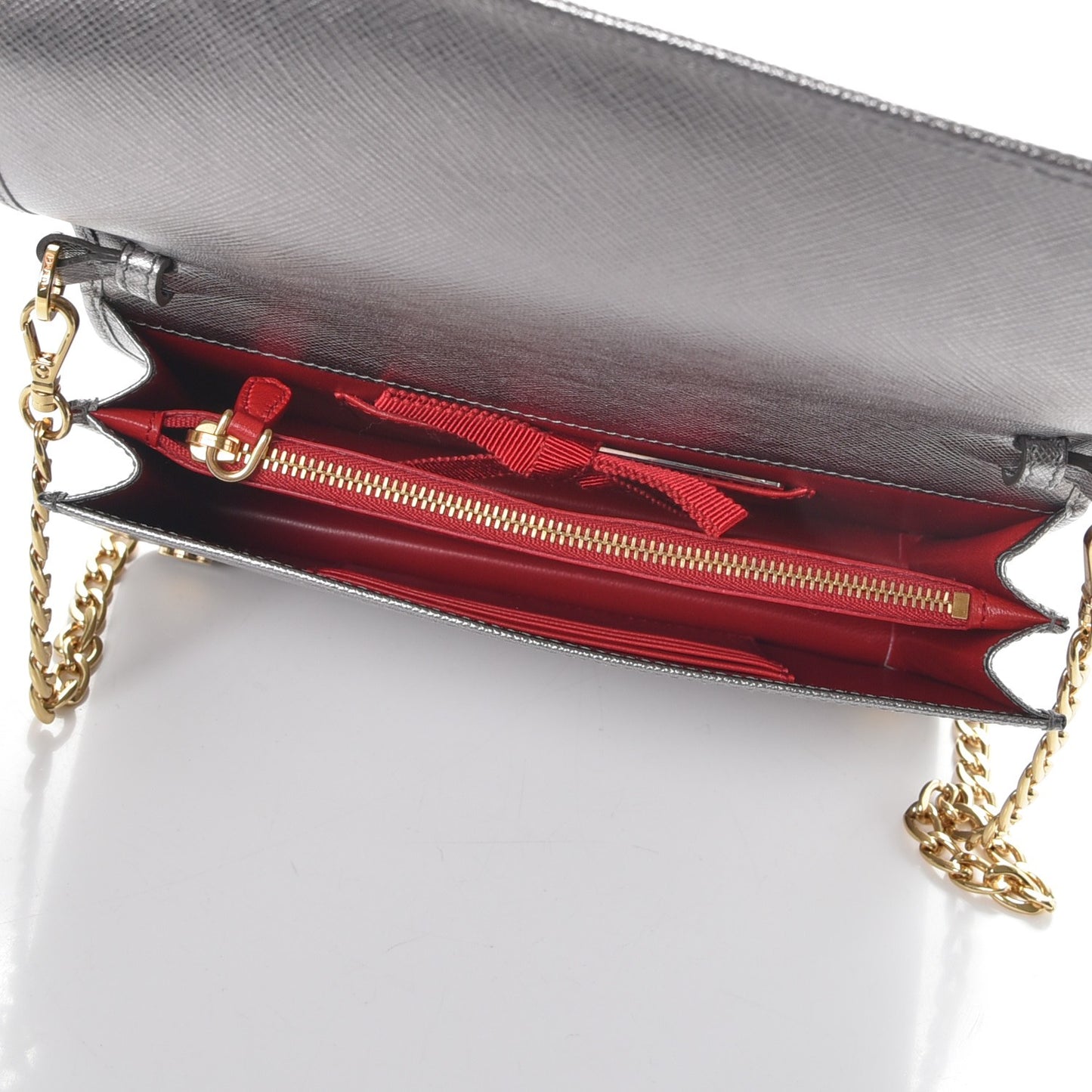 Metallic Saffiano Lux Chain Wallet Cromo