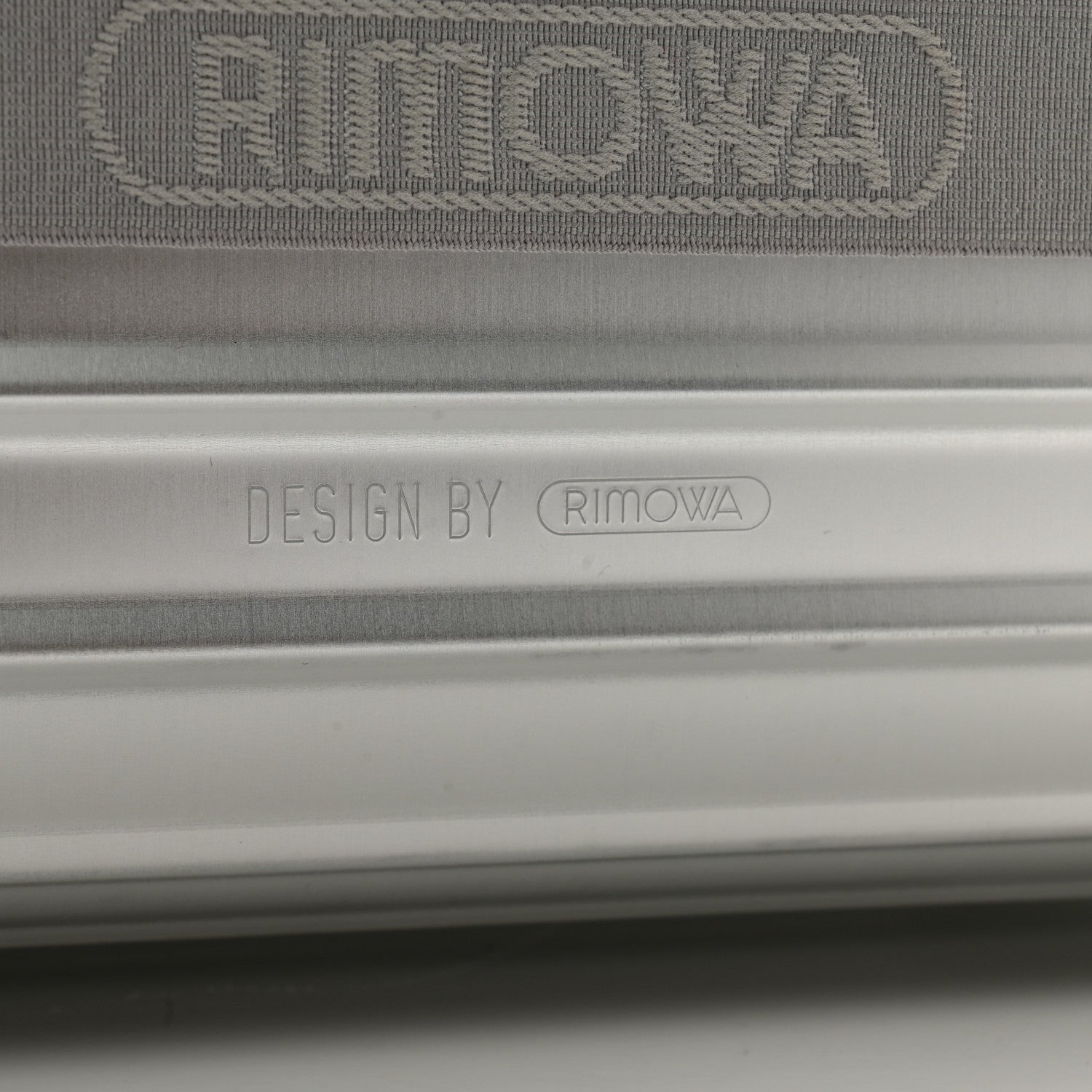 Rimowa Aluminum Topas Vanity Case Silver 11 of 20