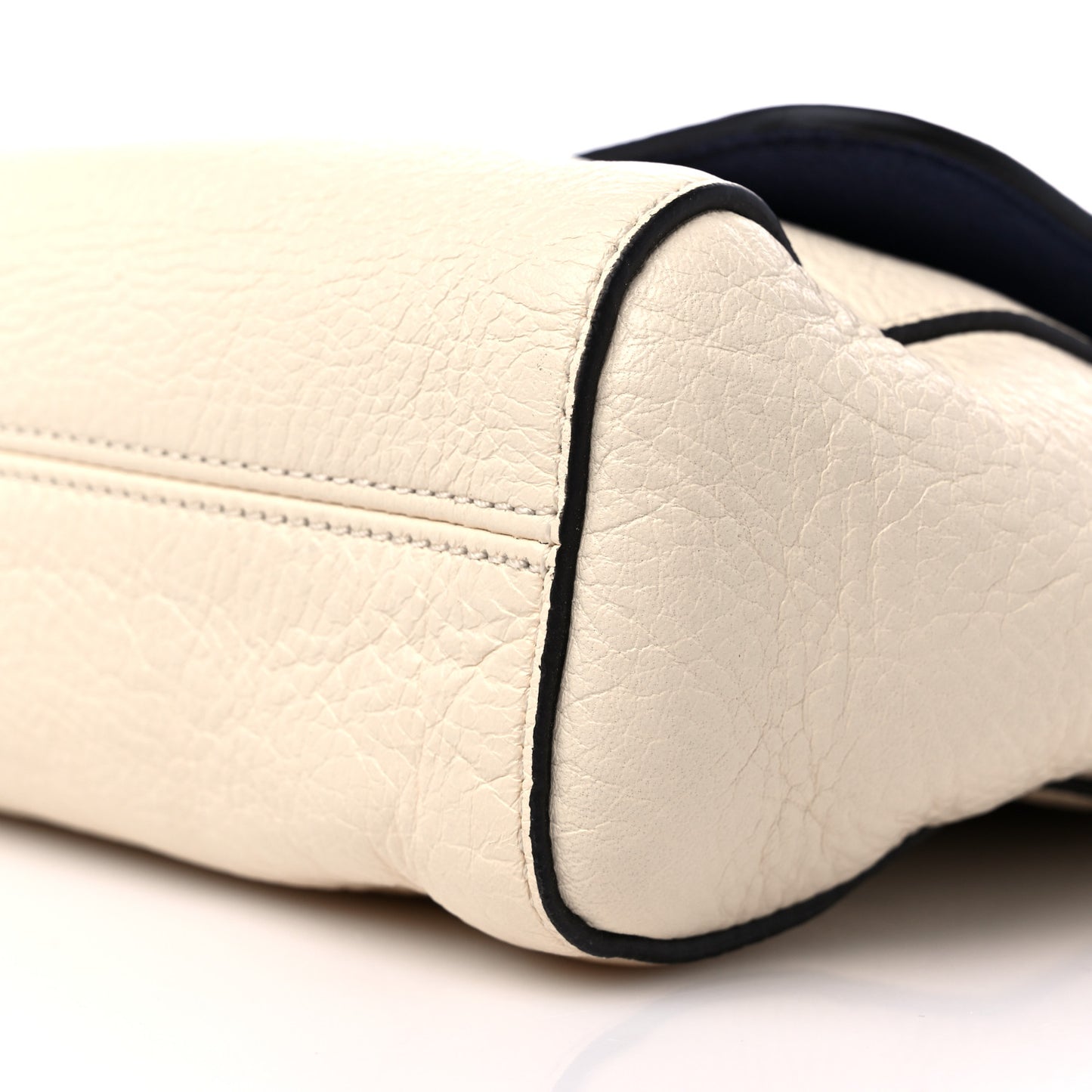 Small Classic Grain Calfskin Medium Lily Flap