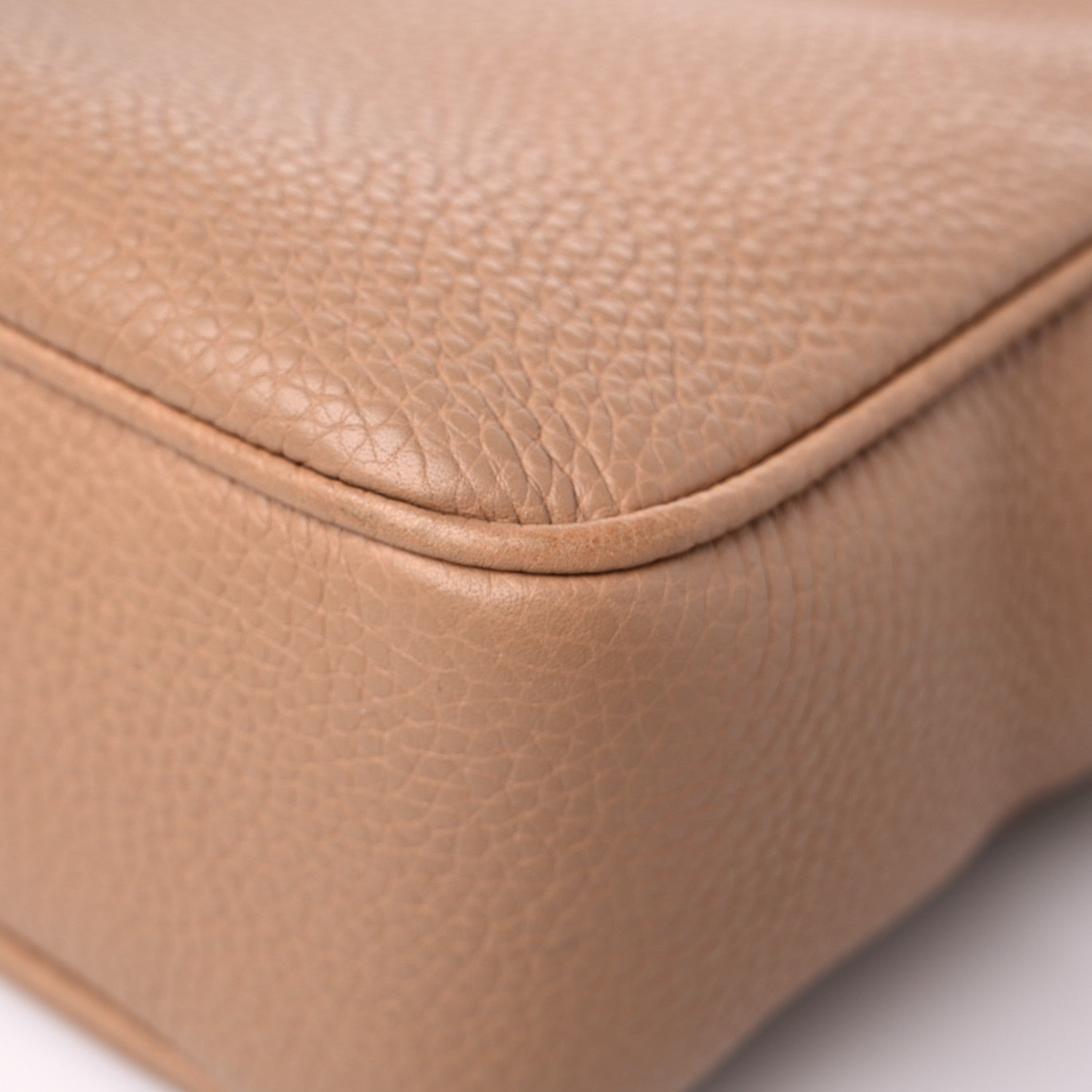 Gucci Pebbled Calfskin Small Soho Disco Bag Camelia 11 of 14