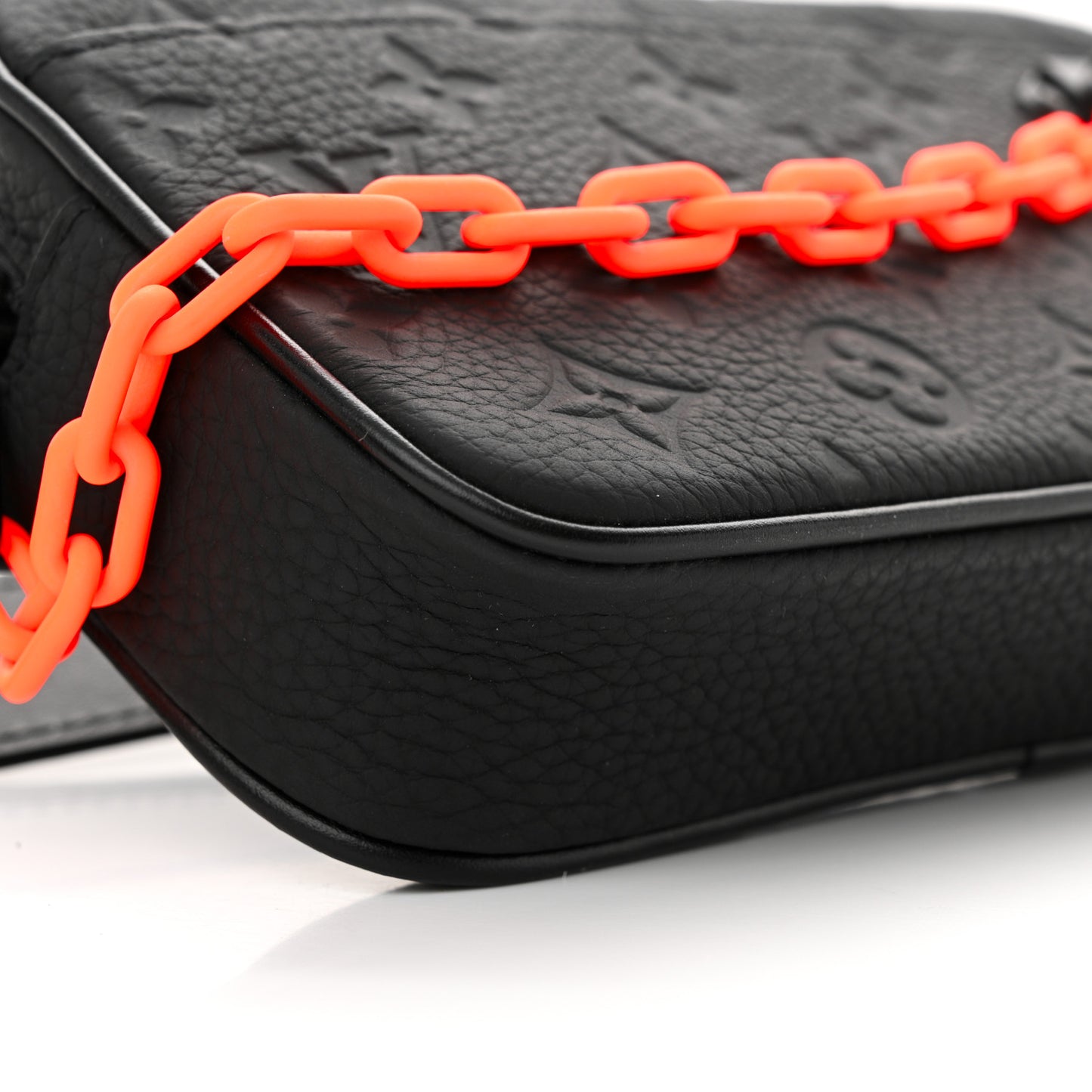 Taurillon Monogram Uniformes Solar Ray Soft Pochette Volga Belt Bag Black