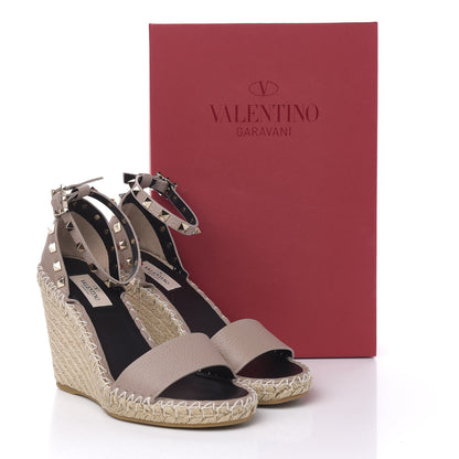 Valentino Garavani Grained Calfskin Rockstud Ankle Strap Espadrille 15/105mm Wedge Sandals 38 Poudre Natural 9 of 9