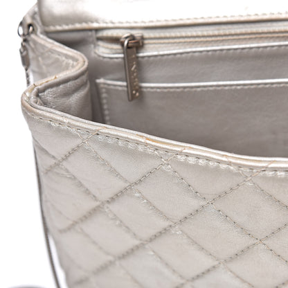 Chanel Metallic Calfskin Quilted 2.55 Reissue Clutch Silver 22 of 25