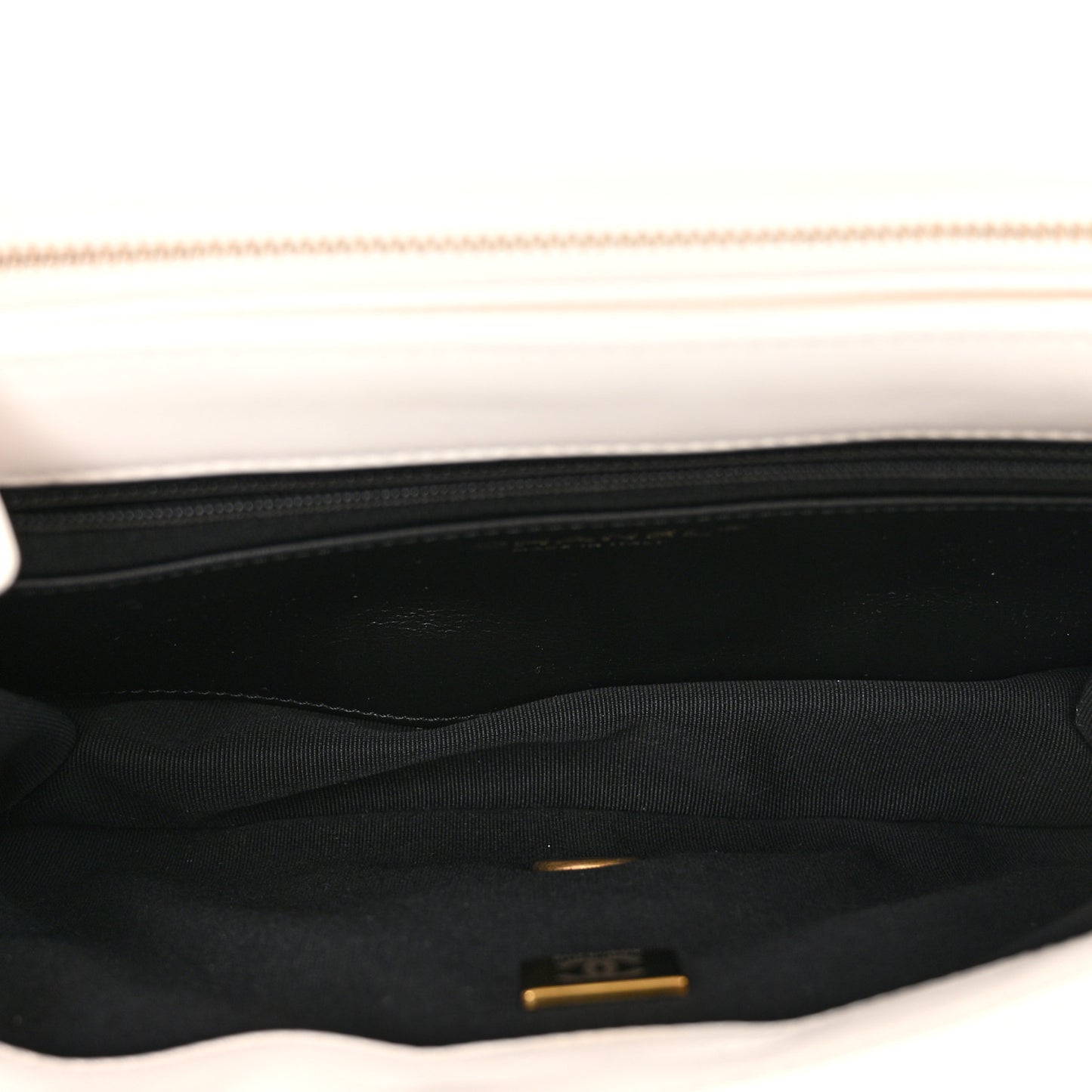 Lambskin Quilted Medium Pillow Crush Flap White