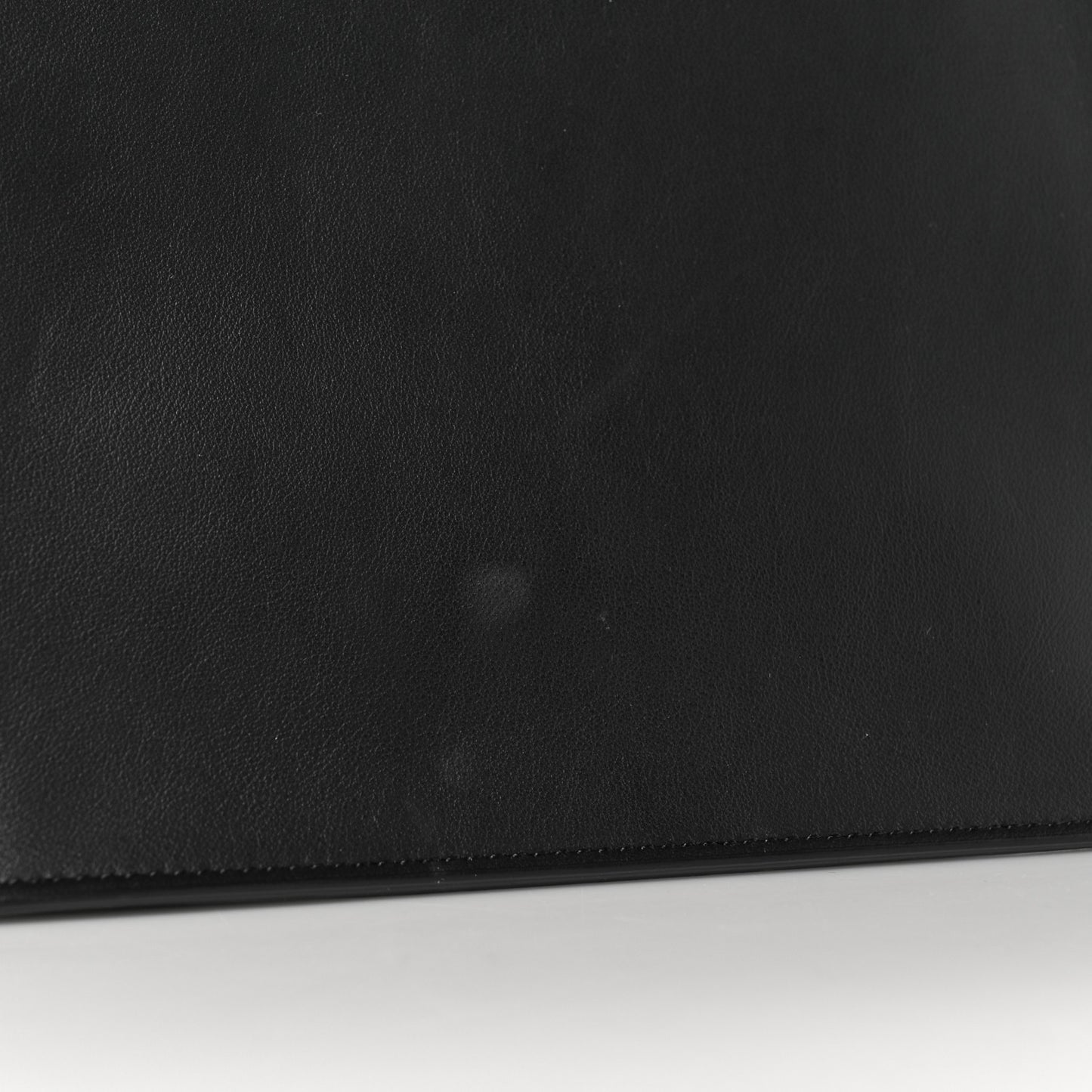 Vitello Grace Matte Kan U Shoulder Bag Black